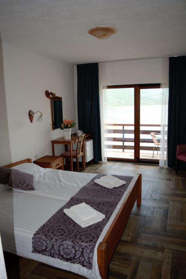 Villa Scandik Ohrid Bagian luar foto