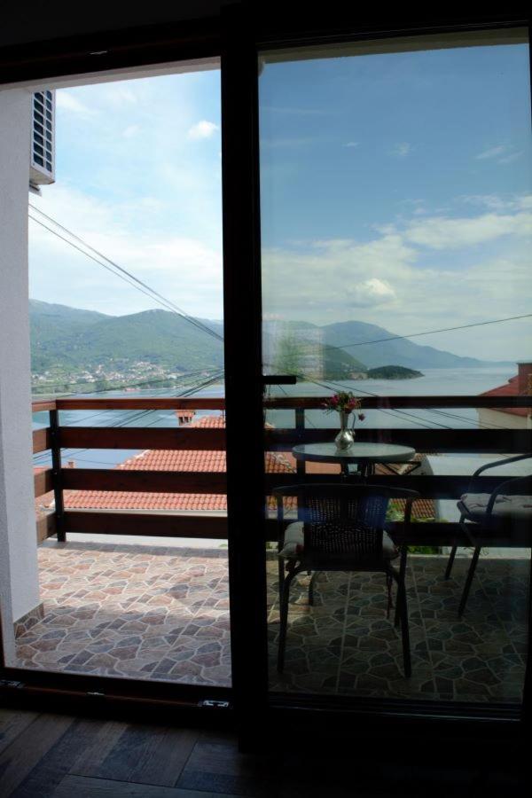 Villa Scandik Ohrid Bagian luar foto