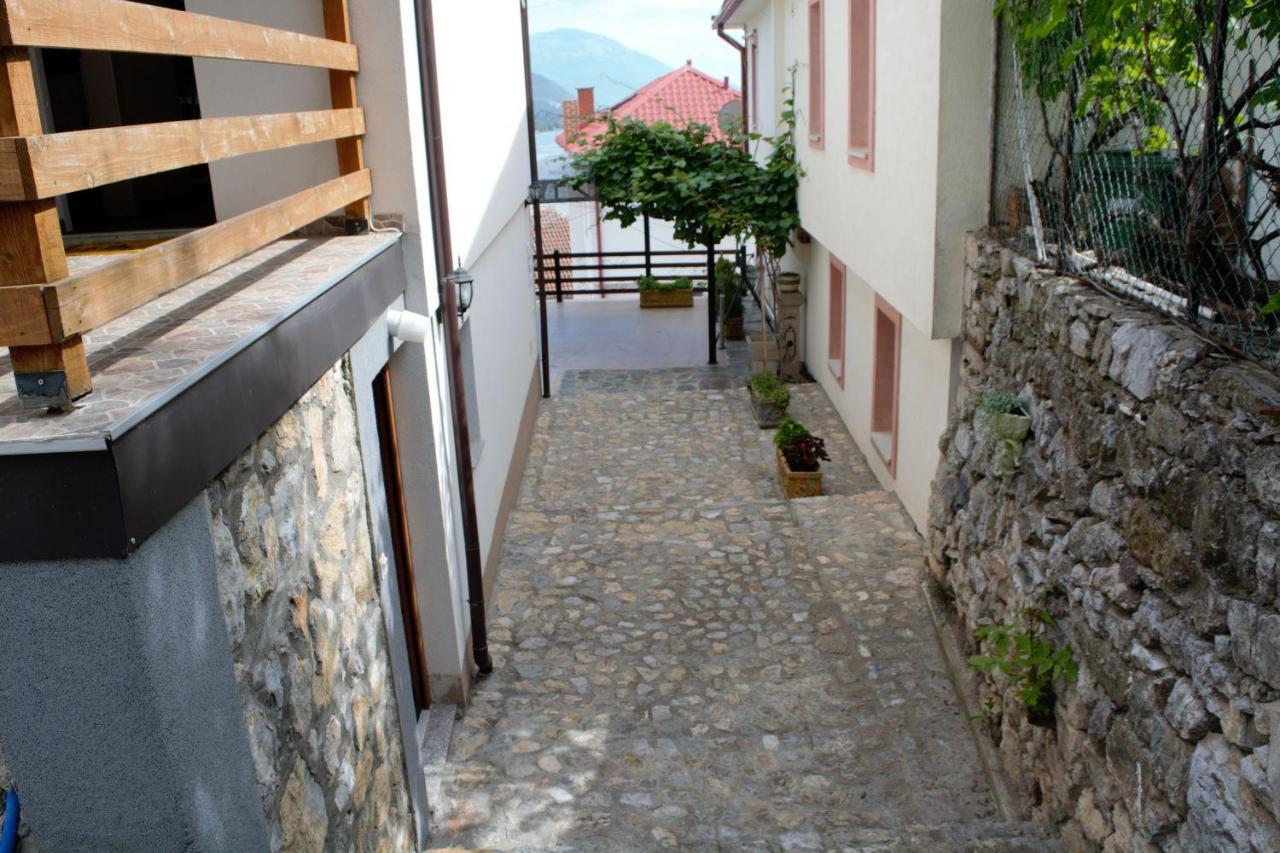 Villa Scandik Ohrid Bagian luar foto