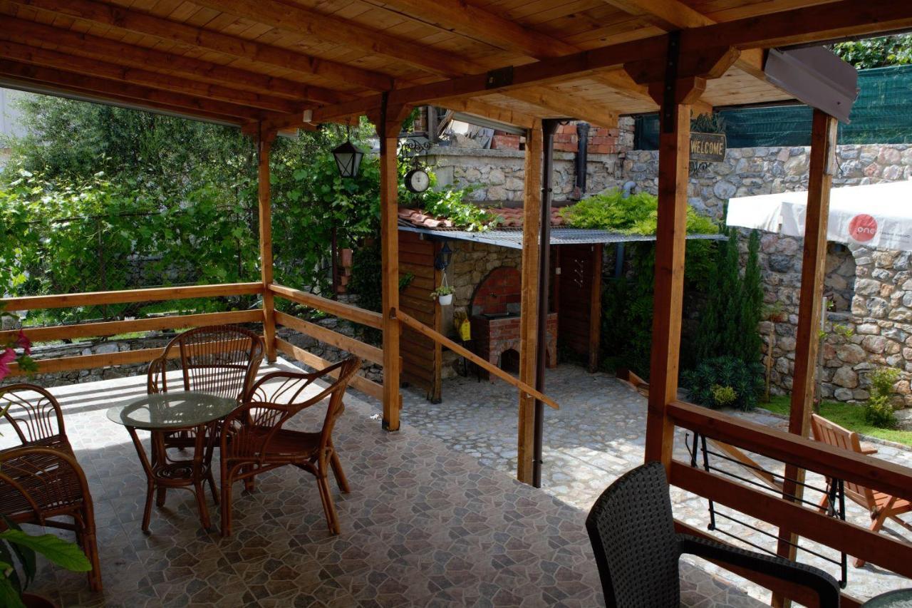 Villa Scandik Ohrid Bagian luar foto