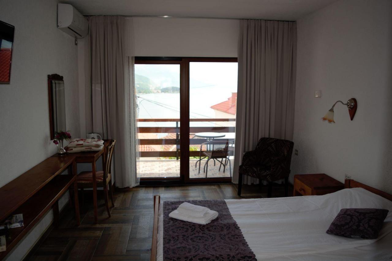 Villa Scandik Ohrid Bagian luar foto