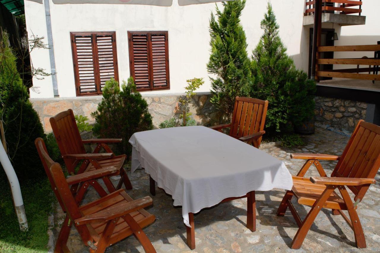 Villa Scandik Ohrid Bagian luar foto