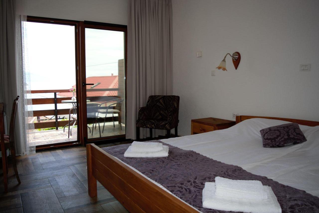 Villa Scandik Ohrid Bagian luar foto